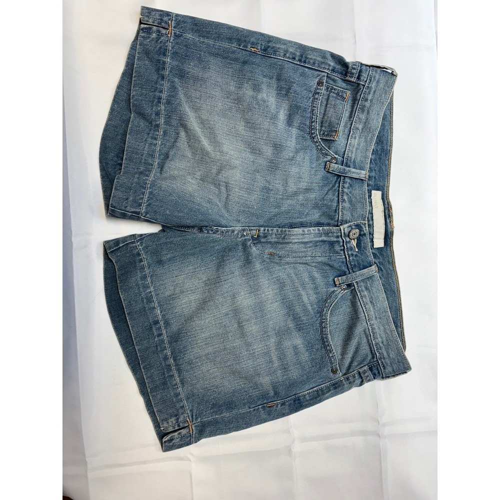 Old Navy Womens Size 8 Mid Rise Denim Shorts Medium Wash 100% Cotton 1002AH